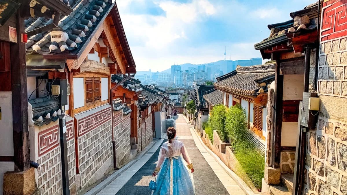 Bukchon Cultural Center / Hanok experiences